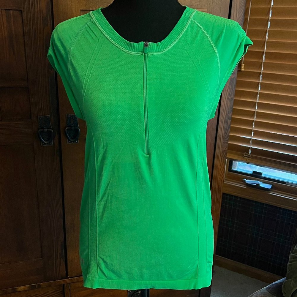 Athleta Bright Green Half Zip Pullover Top Size Large